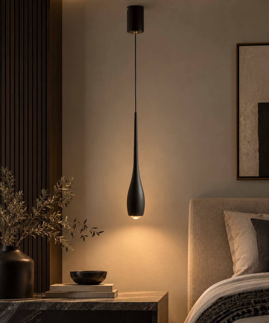 Noire Teardrop Pendant
